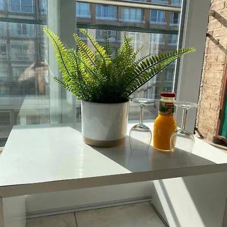 Lejlighed Met Aparte Slaaphoek, Garage En Balkon