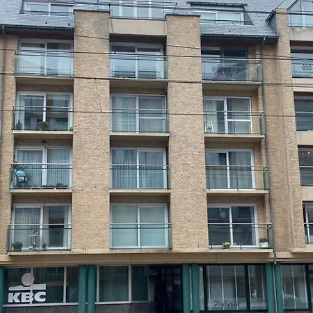 Met Aparte Slaaphoek, Garage En Balkon Lejlighed