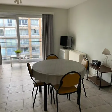 Met Aparte Slaaphoek, Garage En Balkon Lejlighed