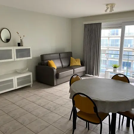 Lejlighed Met Aparte Slaaphoek, Garage En Balkon *
