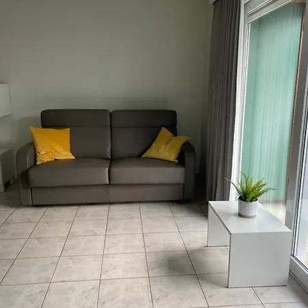 Met Aparte Slaaphoek, Garage En Balkon Lejlighed Middelkerke